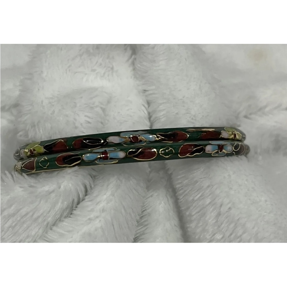 Vintage green cloisonne bangle
bracelets with pink blue green red colors 7.8”